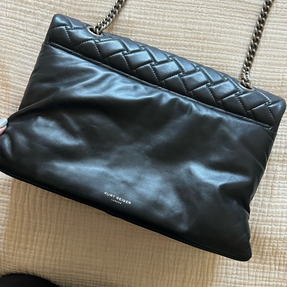Kurt Geiger XXL Black Quilted Kensington Shoulder Bag - Picture 6 of 10